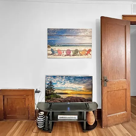 Walk To 3 Breweries! 1 Bed Apartment On Grand